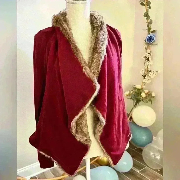HOLLISTER Faux Fur Burgundy Open Front Cardigan Wrap size XSmall - Picture 6 of 7